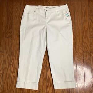 Style&Co Mid Rise White Capri Pants